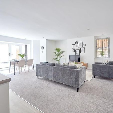 Modern 2 Bedroom Apartment In Preston Πρέστον Εξωτερικό φωτογραφία