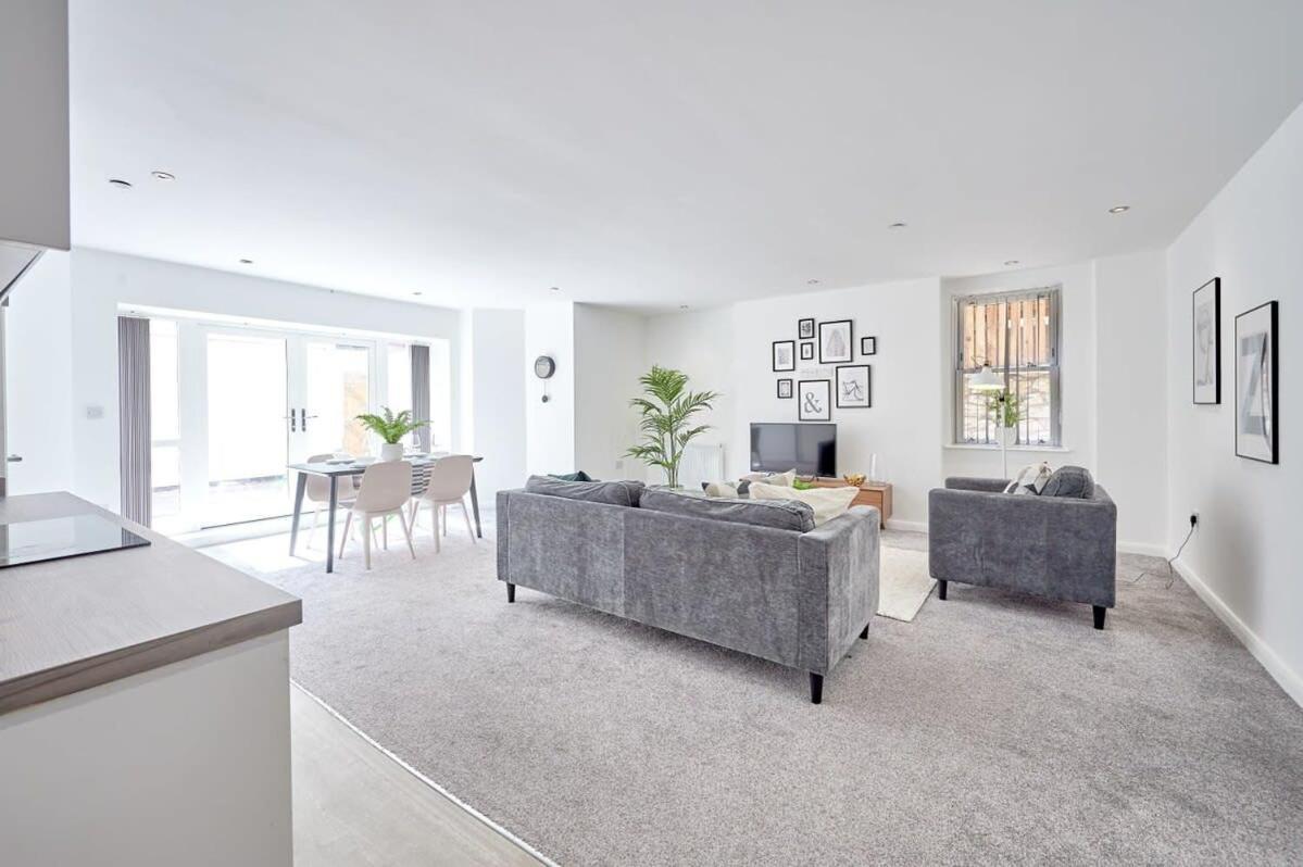 Modern 2 Bedroom Apartment In Preston Πρέστον Εξωτερικό φωτογραφία